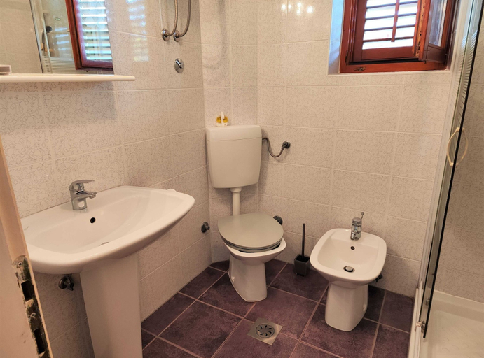 Bathroom 3, Comfortable Crikvenica Stay With Private Parking, Crikvenica