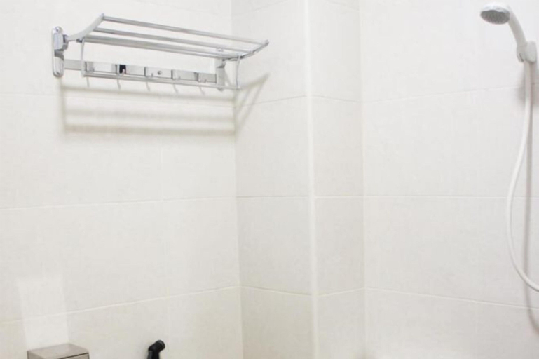 Bathroom 14