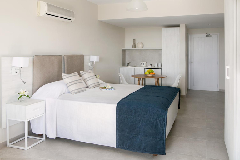Bedroom 3, Louis Paphos Breeze