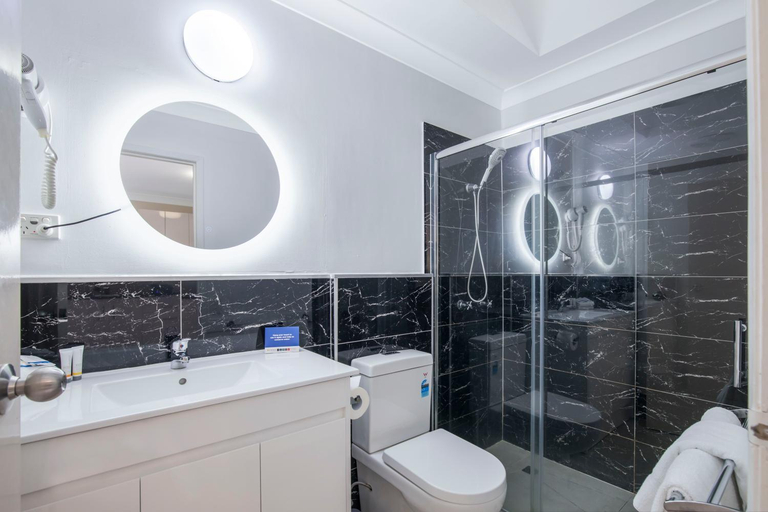 Bathroom 4, Comfort Inn North Brisbane, Carseldine