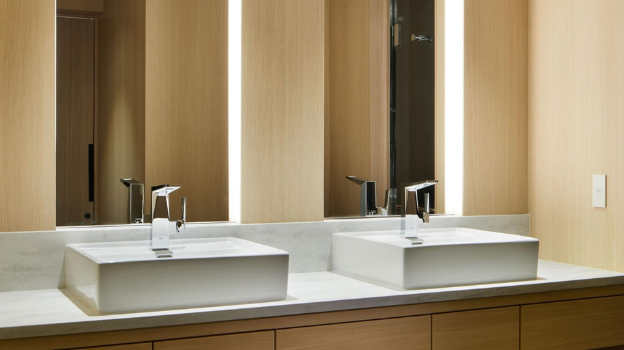 Bathroom 15