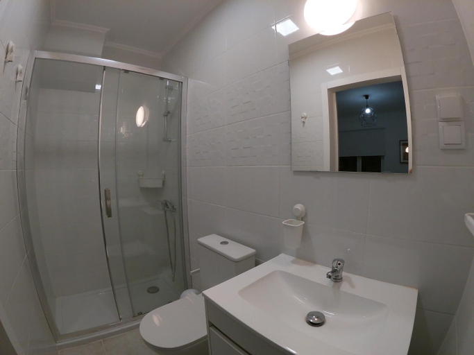 Bathroom 3, Mata Beach Caparica, Almada