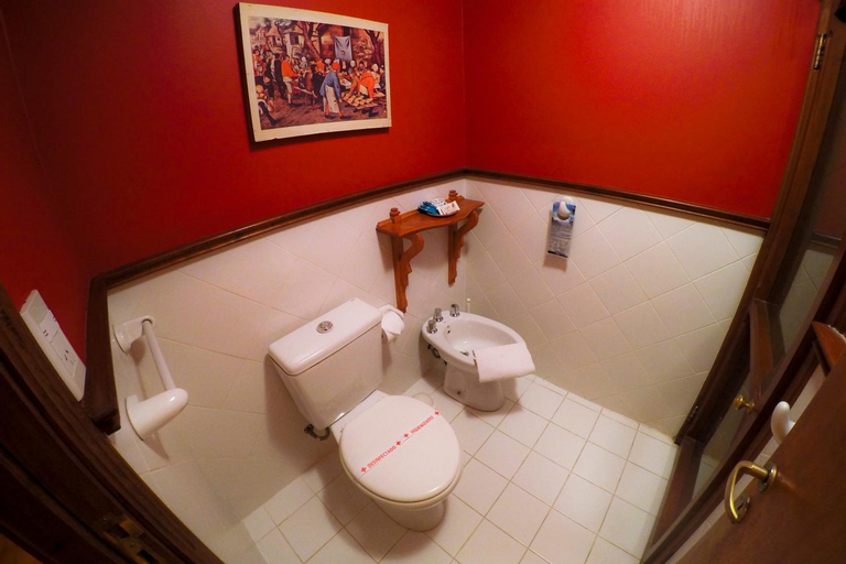 Bathroom 10