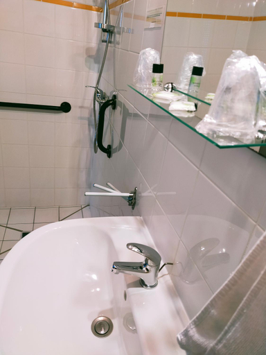 Bathroom 5, Hotel Restaurant l’Eolienne, Seine-Maritime