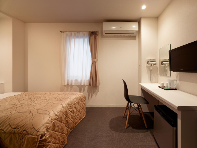 Bedroom 13