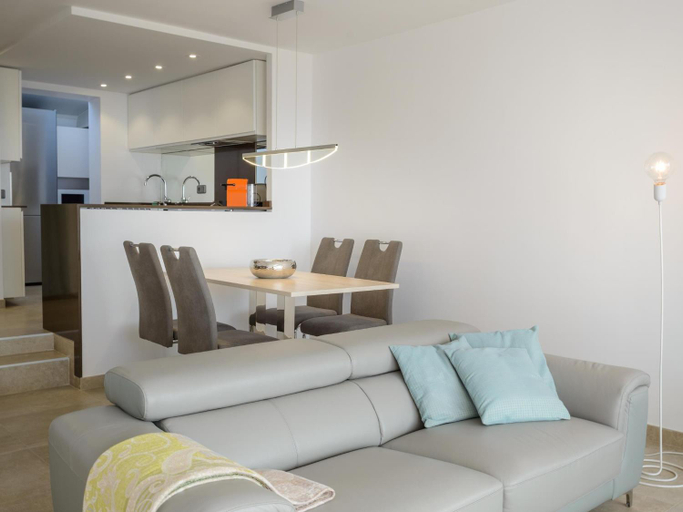 Facilities 4, ALBA by Danlux Invest, Girona