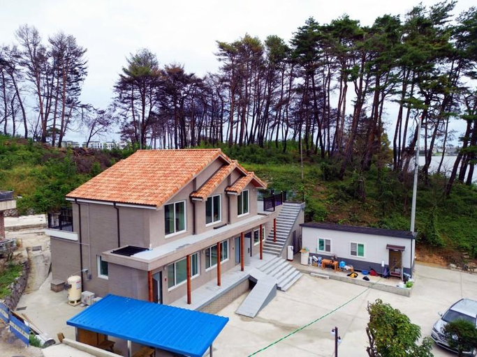 Exterior & Views 2, Gangneung Gyeongpo Solhyangki Pension, Gangneung
