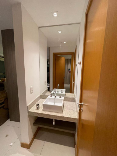 Bathroom, Flat Rio Centro, 1km do Rio centro 3km da Jeunesse Arena Parque Olimpico em frente ao Projac e a pou, Rio de Janeiro
