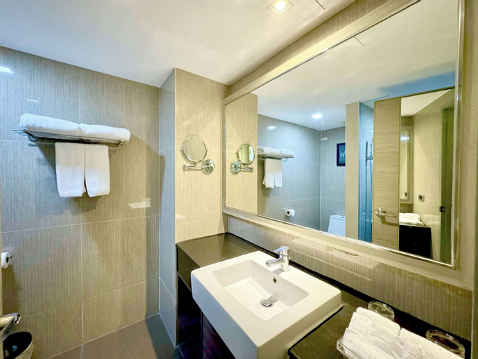 Bathroom 17