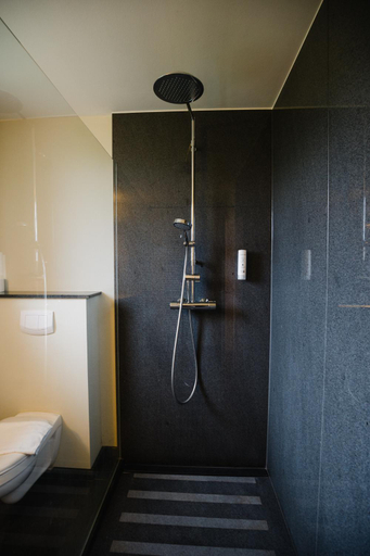 Bathroom 6