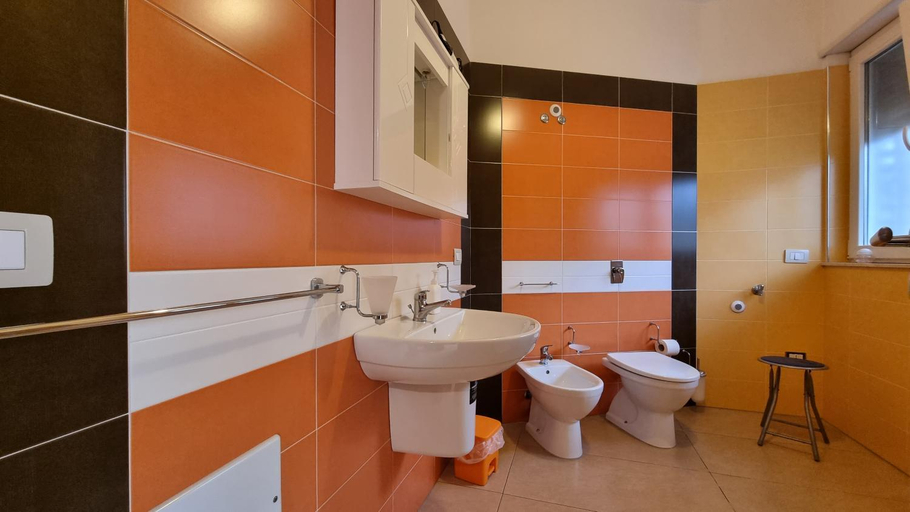 Bathroom 2, B&B La Villetta Gela, Caltanissetta