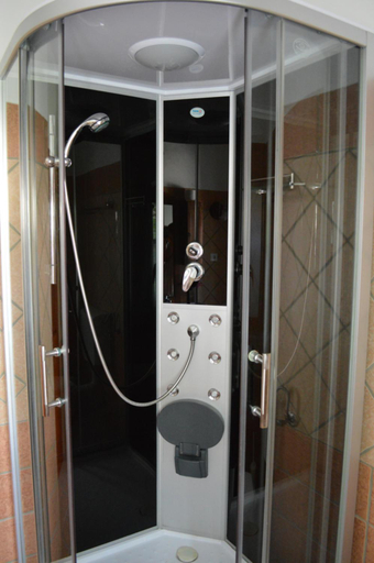 Bathroom 3, Edvy Malom Fogado Barokk Udvarhaz, Pápa