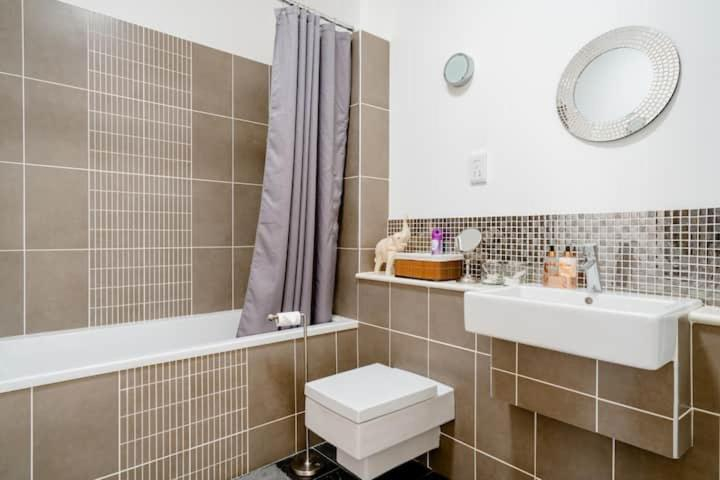 Bathroom, Roselands B&B Henley on Thames, Oxfordshire