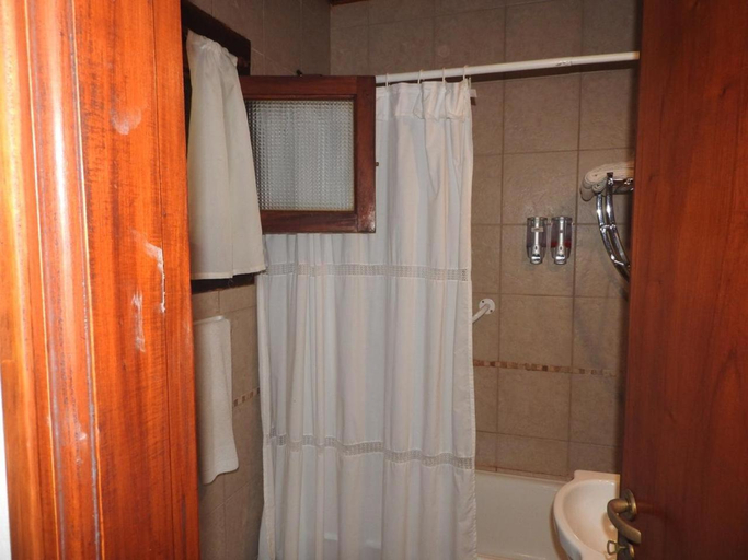 Bathroom, Hotel Las Piedras, Villa Gesell