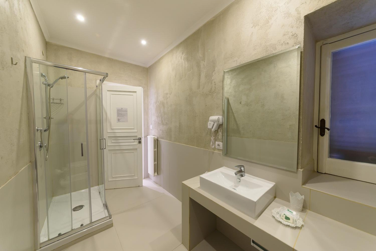 Bathroom 4, Villa Fortuna Holiday Resort., Napoli