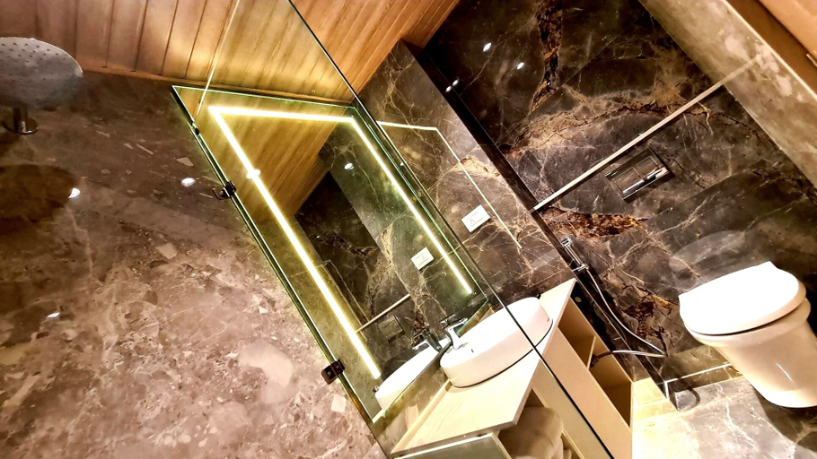 Bathroom 3, Galaxy Club & Hotel, Bijapur