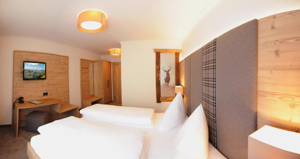 Bedroom 3, Hotel Birkenhof, Zell am See