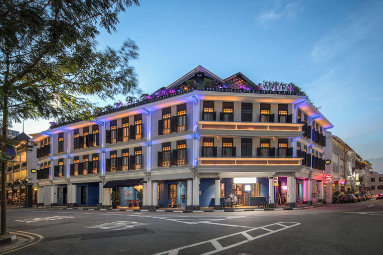 Exterior & Views