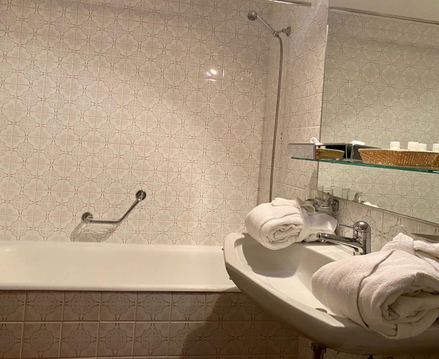 Bathroom 4, Hotel Regina Terme, Leuk