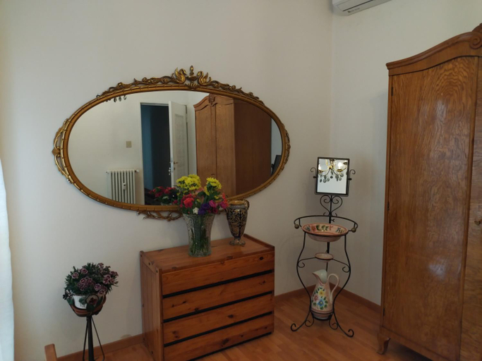 Others 4, B&B I FILOKSENIA, Trieste
