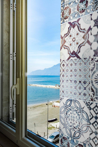Others 3, On the beach Sea-view&Kitchen In Room, Salerno