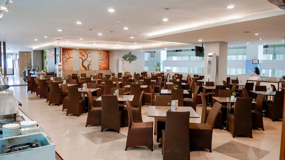 Business Facilities 17