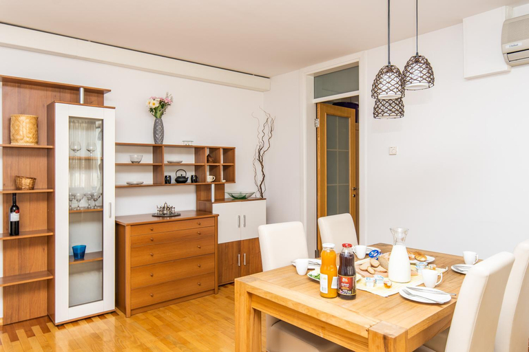 Dining Room 1