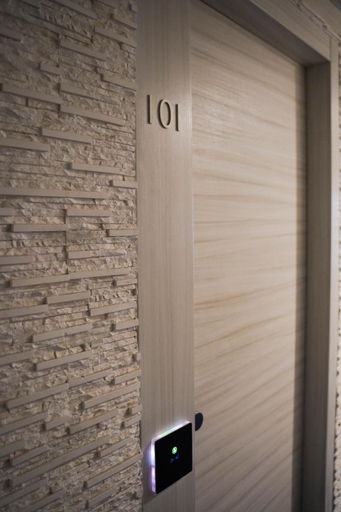 Others 5, Hotel La Rocca, Verona