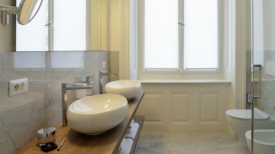 Bathroom 5, Camin Hotel Luino, Varese