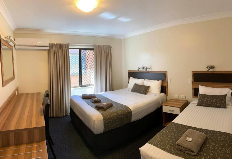 Bedroom 5, Charleville Motel, Murweh