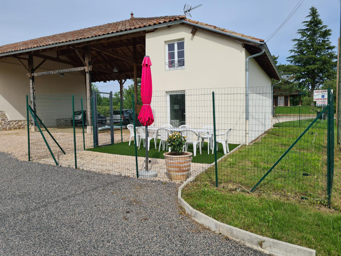 Exterior 7