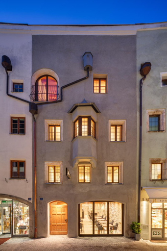 Exterior 4
