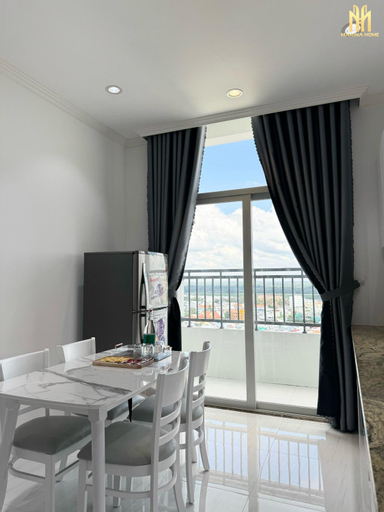 Dining Room 16