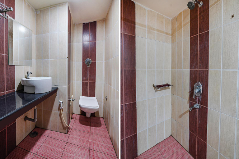 Bathroom 4, FabHotel Golden Way - Nr. Gandhi Nagar, Krishna
