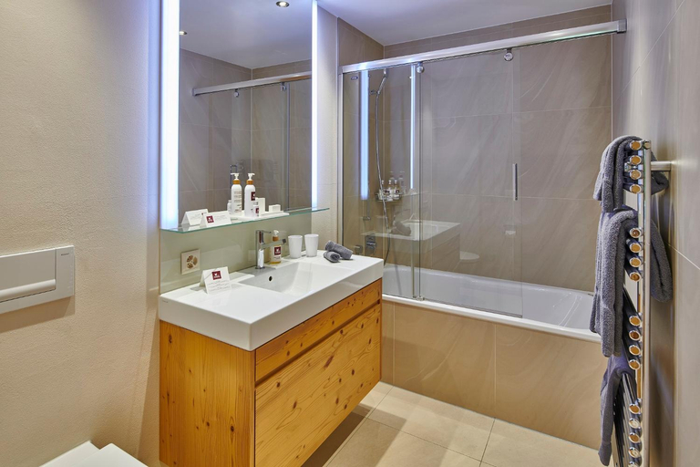 Bathroom 11