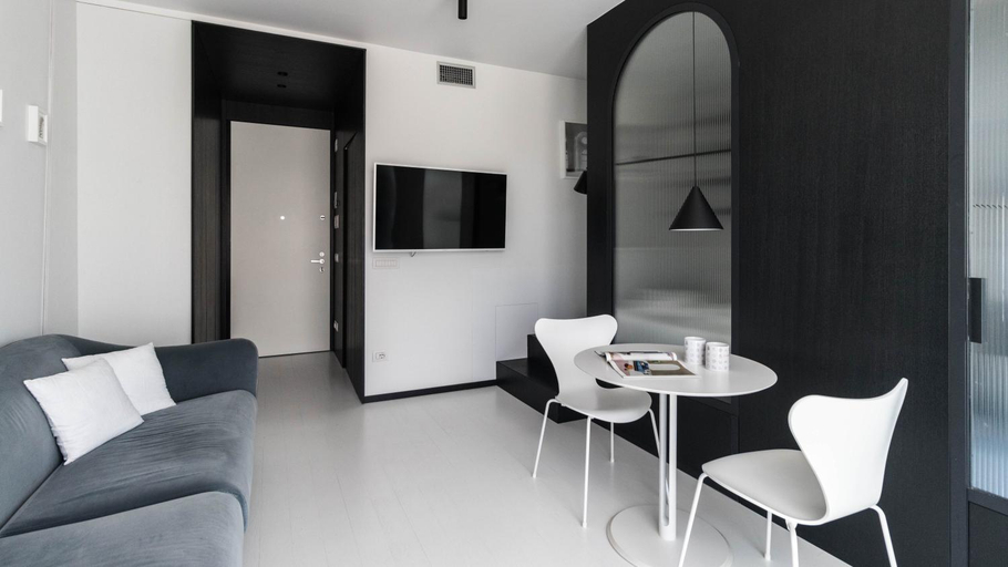Dining Room 11