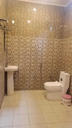 Bathroom 4, Krishna Raja Ji Downtown By GRB, Garhwal