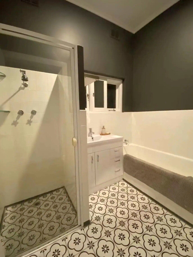 Bathroom 4, Barossa Getaway GabbyHouse with Vineyard, Light
