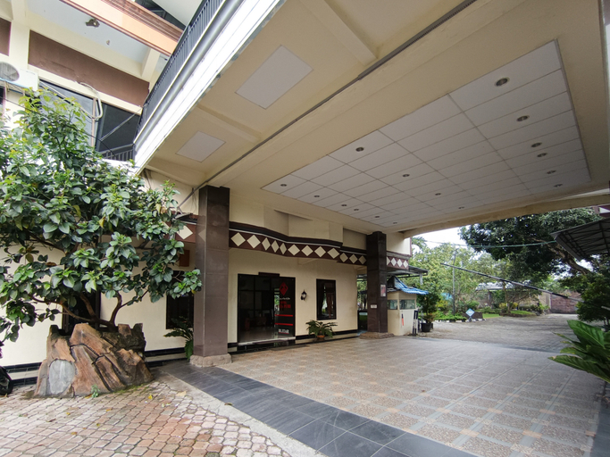 Exterior & Views 2, Gita Puri RedPartner Blitar, Blitar