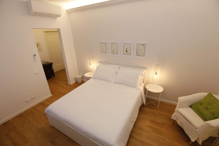 Others 2, Pisacane61 B&B, Modena
