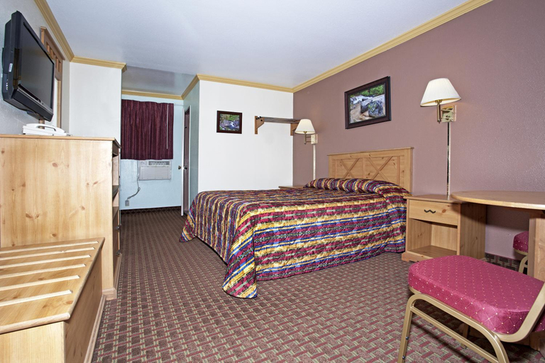 Bedroom 2, National 9 Inn Placerville, El Dorado