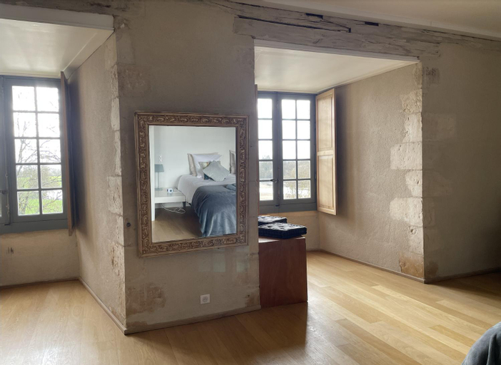 Others 5, Chambre Isabeau de Sully au chateau de Meauce, Nièvre