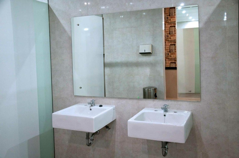 Bathroom 7