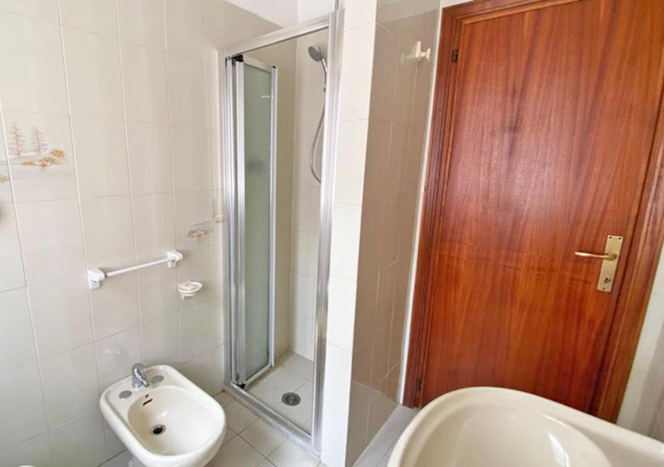 Bathroom 2, Residence Antonella, Livorno