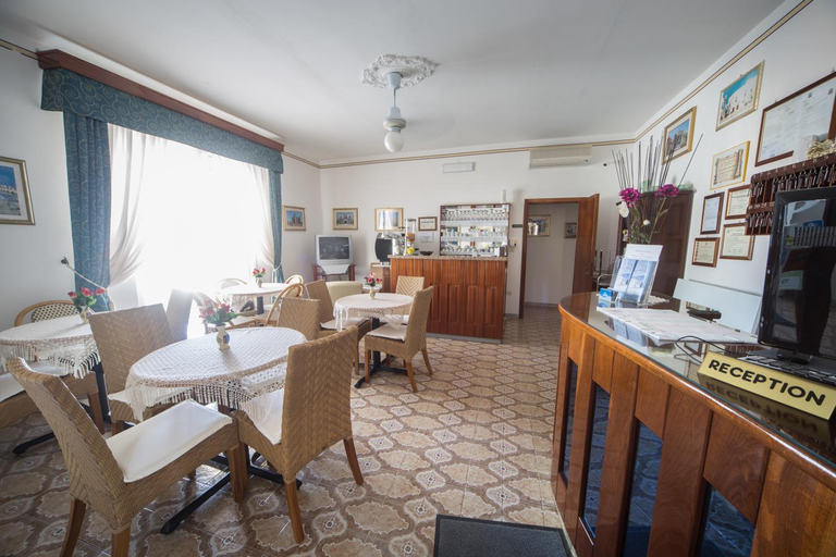 Food & Drinks 5, Albergo Europa, Lecce