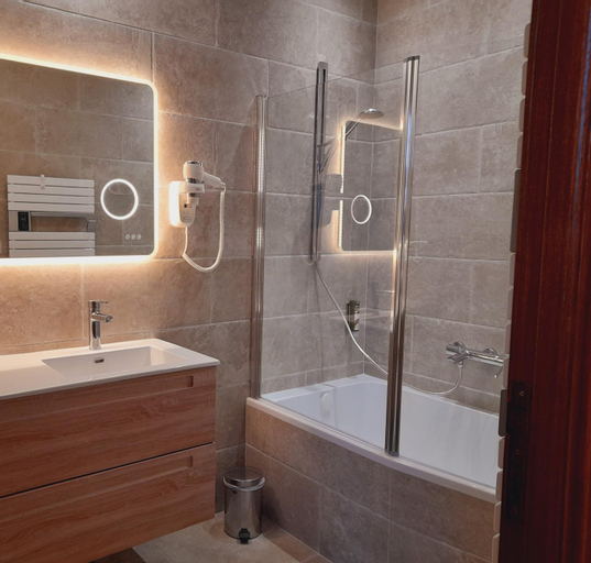 Bathroom 4