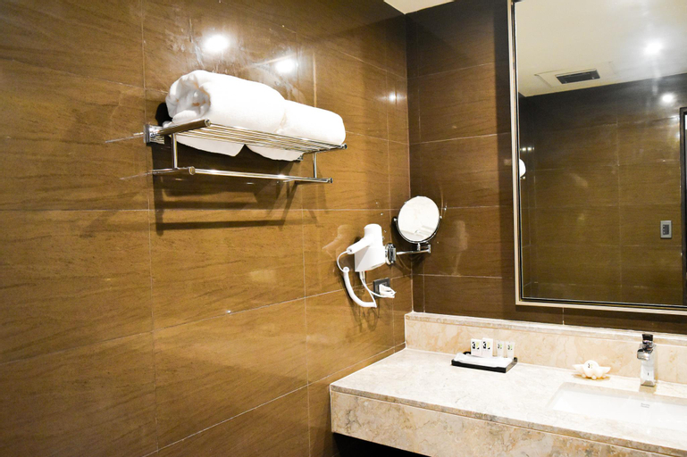Bathroom 4