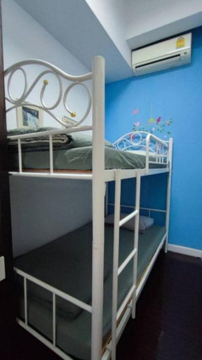 1137 Hostel - Tap to explore photos