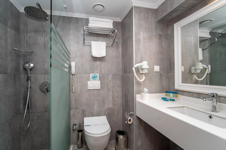 Bathroom 5, Zena Resort Hotel, Kemer