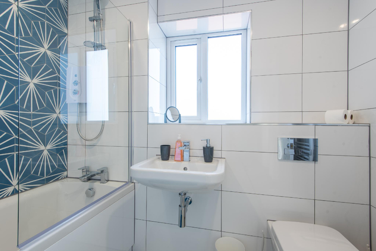 Bathroom 3, No205, Doncaster